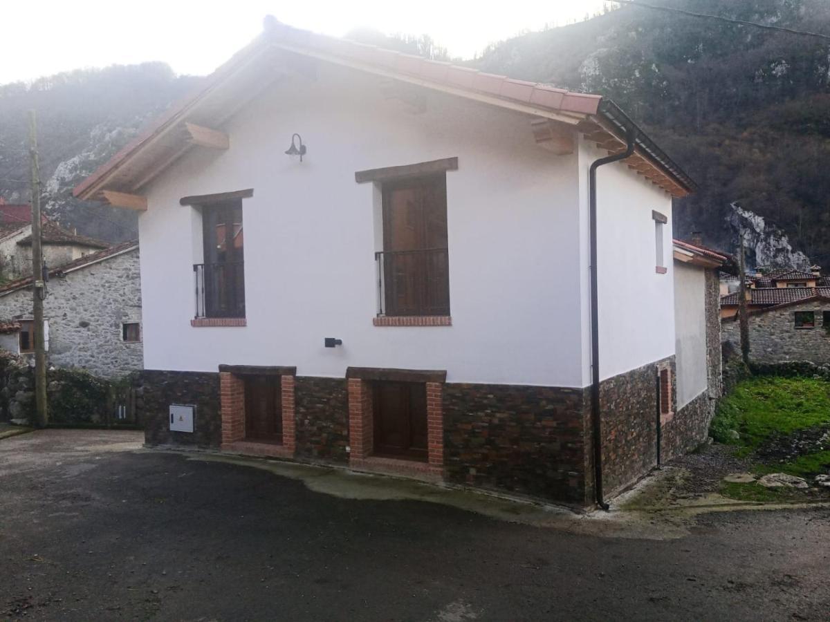 Casa Rural Gueilones, Parque Natural De Ponga Sobrefoz Exterior foto